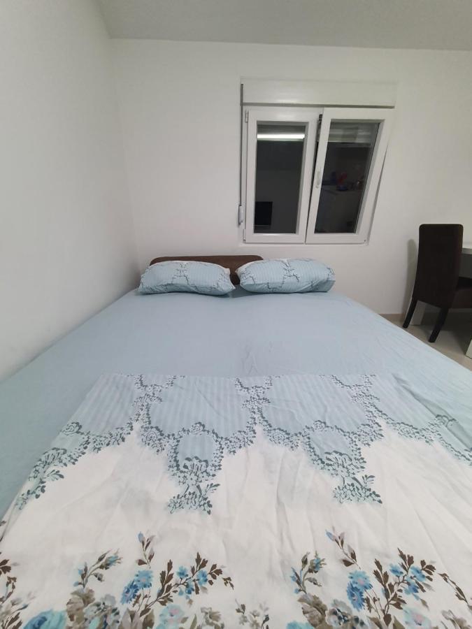 Apartman Tolosi 2 Podgorica Bagian luar foto