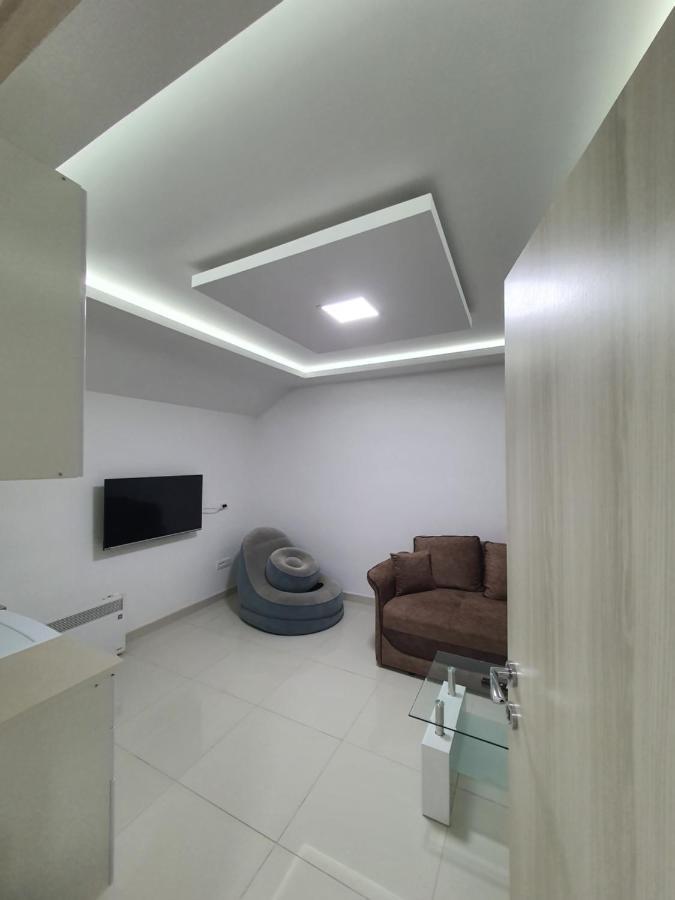 Apartman Tolosi 2 Podgorica Bagian luar foto
