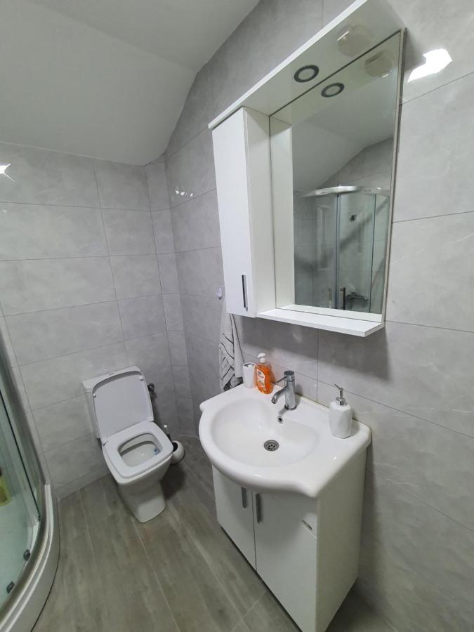 Apartman Tolosi 2 Podgorica Bagian luar foto