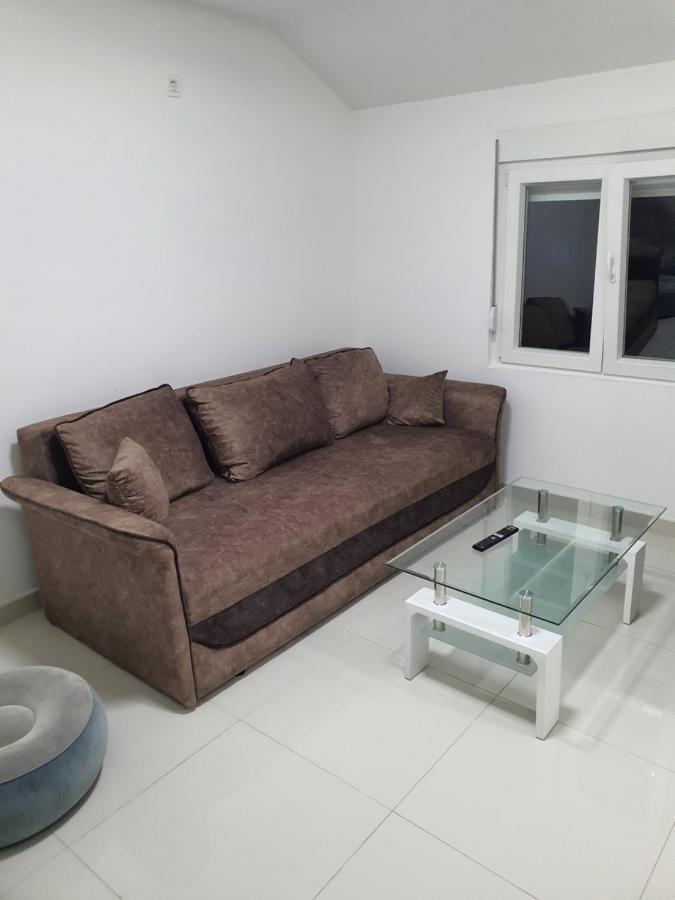Apartman Tolosi 2 Podgorica Bagian luar foto
