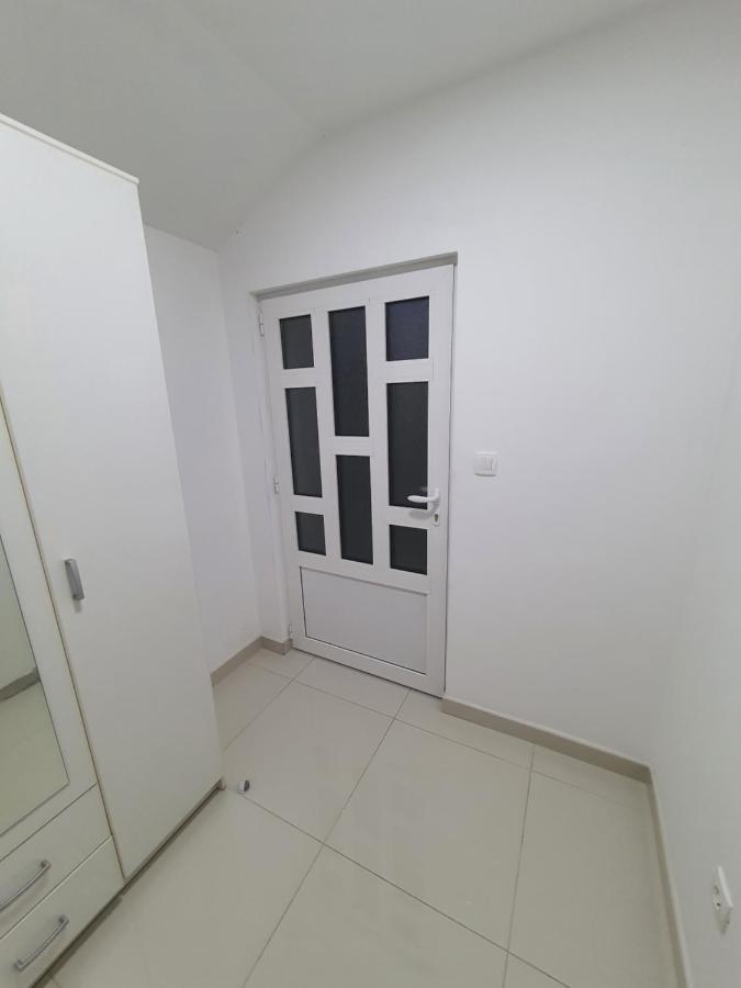 Apartman Tolosi 2 Podgorica Bagian luar foto
