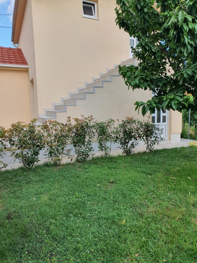 Apartman Tolosi 2 Podgorica Bagian luar foto